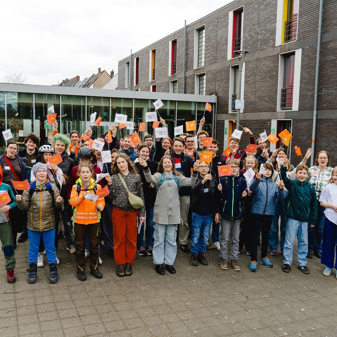 Teilnehmende Gruppenfoto Landesjugendversammlung 2026 Die Teilnehmenden der Landesjugendversammlung 2026 freuen sich über eine erfolgreiche 1. Versammlung.