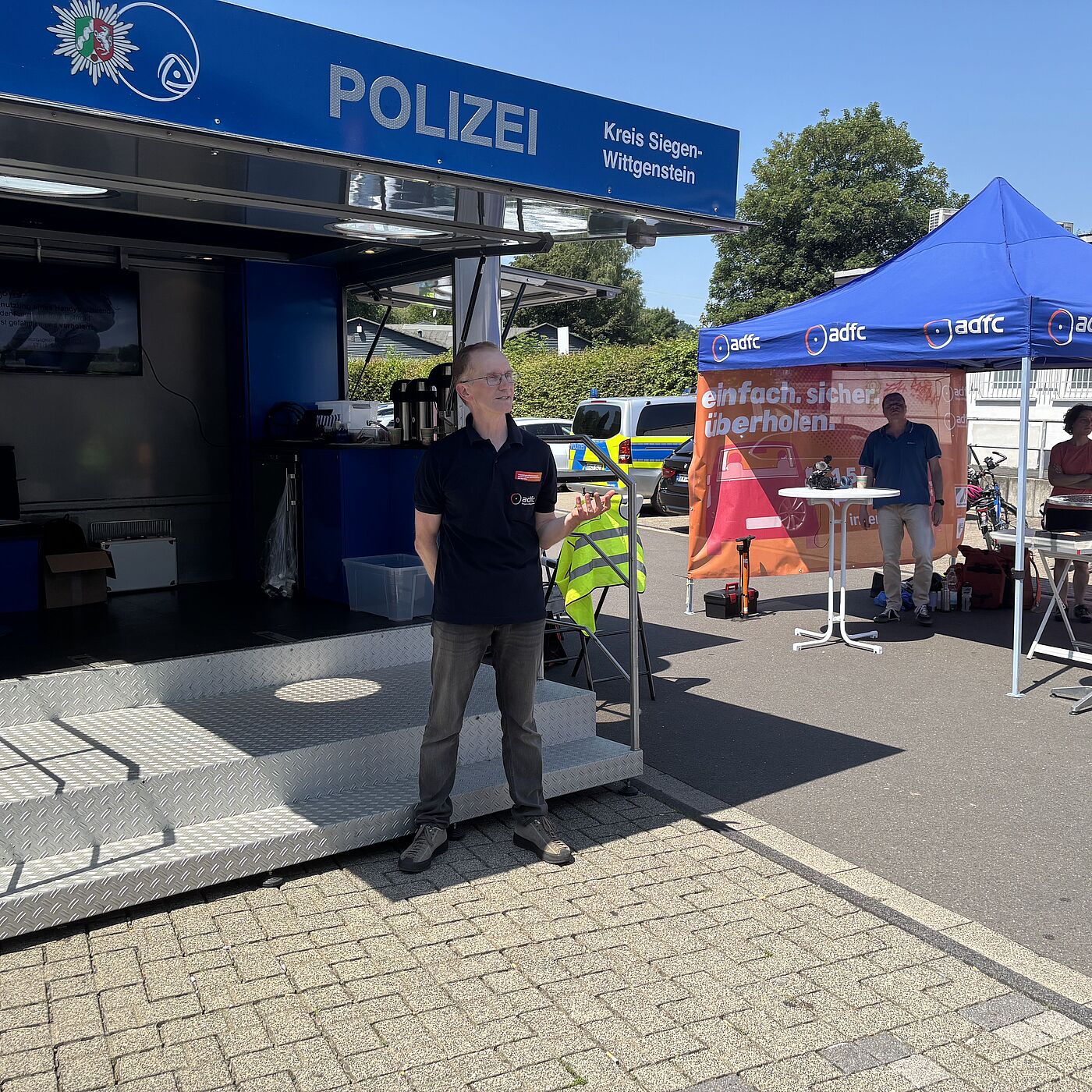 Jens Kremer, Vorsitzender des ADFC Siegen-Wittgenstein, erläutert die lokale Situation der Radverkehrssicherheit in Siegen.